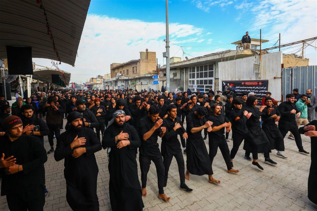 بالصور من سامراء.. مواكب العزاء بذكرى استشهاد الإمام الهادي