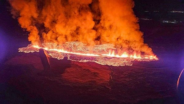 تجدد الثوران البركاني في أيسلندا