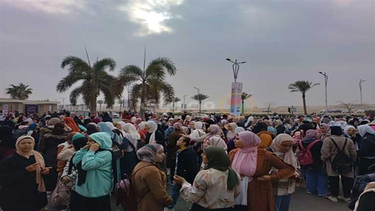 معرض الكتاب.. إقبال جماهيري كبير في الساعات الأولى من اليوم الثالث -صور