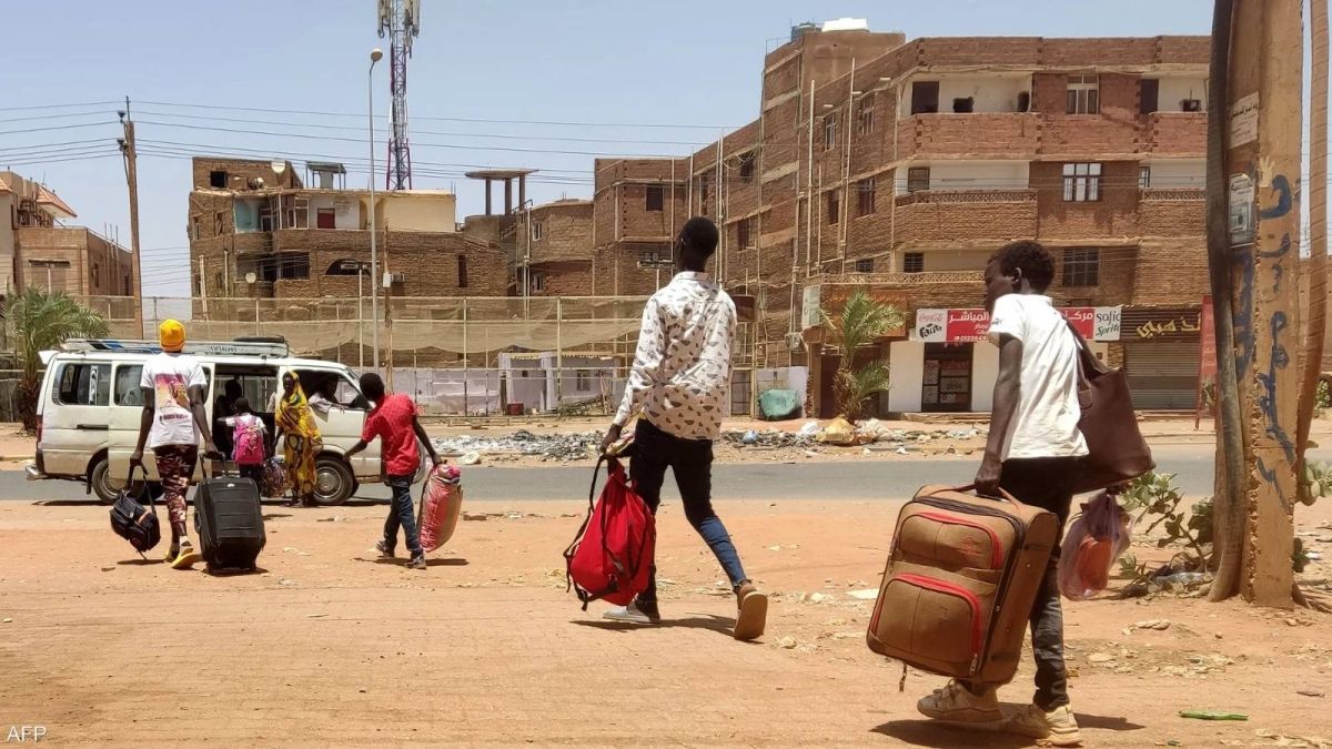 أنباء «الموت جوعا» تدفع السودانيين للفرار