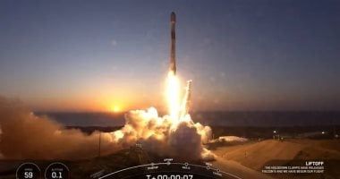 تكنولوجيا: صاروخ SpaceX يطلق 11 قمرا صناعيا جديدا