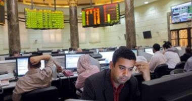 هبوط 11 قطاعًا بالبورصة بجلسة الأربعاء على رأسها "التجارة" بنسبة 2.2%