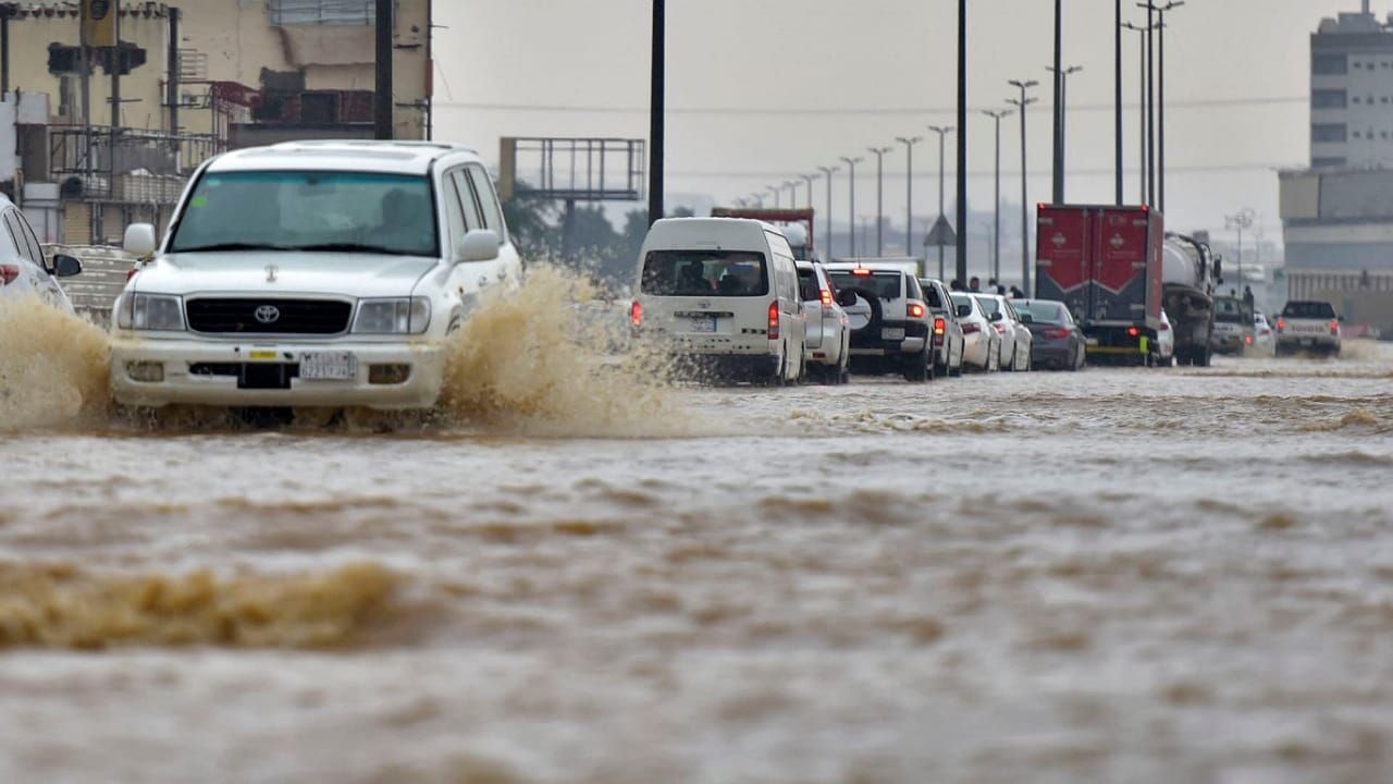 الأرصاد: حالة مطرية غزيرة على معظم المناطق حتى الاثنين.. فيديو