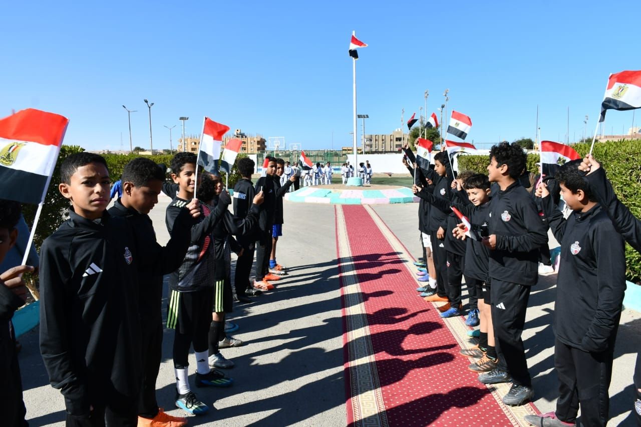 وزير الرياضة يتفقد مركز شباب الفتح بمدينة رأس غارب بمحافظة البحر الأحمر