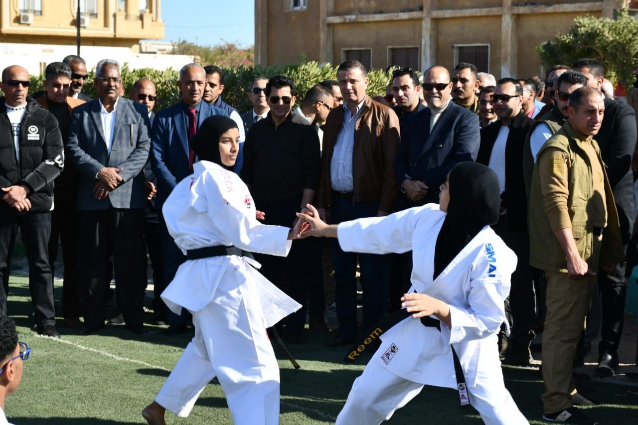 وزير الرياضة يتفقد مركز شباب الفتح بمدينة رأس غارب بمحافظة البحر الأحمر