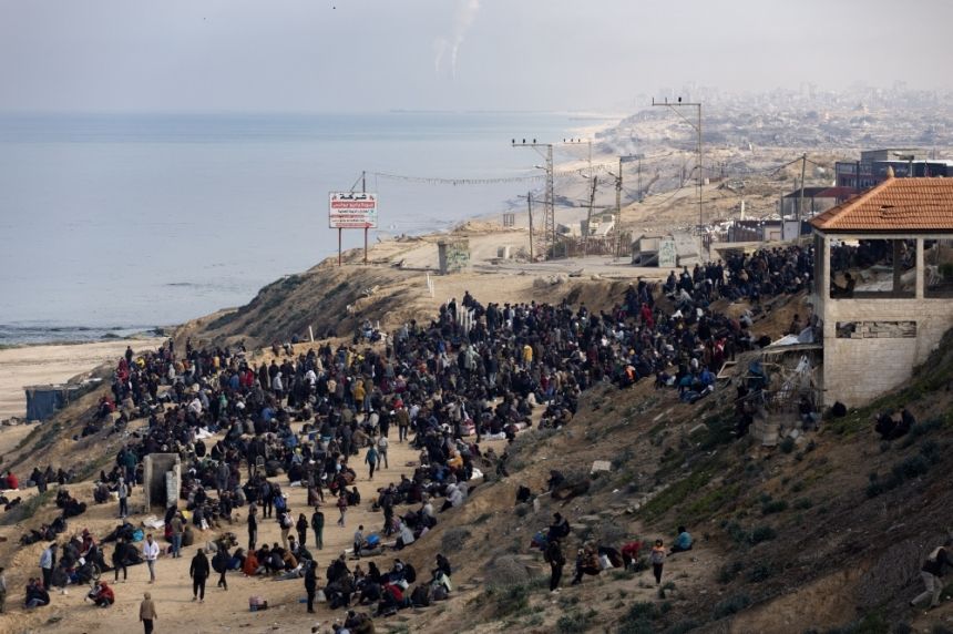 صور| بدء عودة الفلسطينيين إلى شمال قطاع غزة  بعد نزوح استمر 15 شهرًا