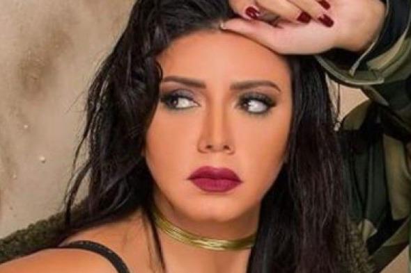 شاهد: الفنانة رانيا يوسف ترتدي النقاب