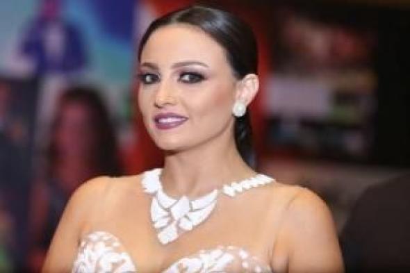 فيديو.. بشرى عن انتقاد فساتين رانيا يوسف: "الست بتلبس زيها زي الناس"