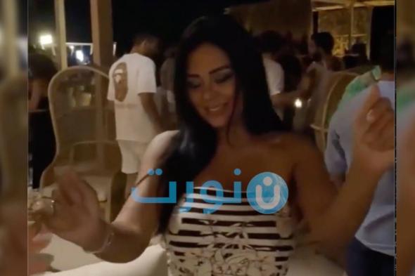 شاهد.. رانيا يوسف تخطف الانظار بوصلة رقص على انغام روبي