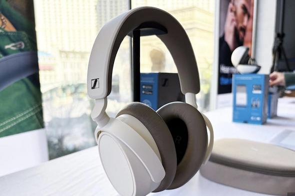 تكنولوجيا: إطلاق سماعات الرأس Sennheiser ACCENTUM Plus مع عمر بطارية يصل إلى 50 ساعة #CES2024