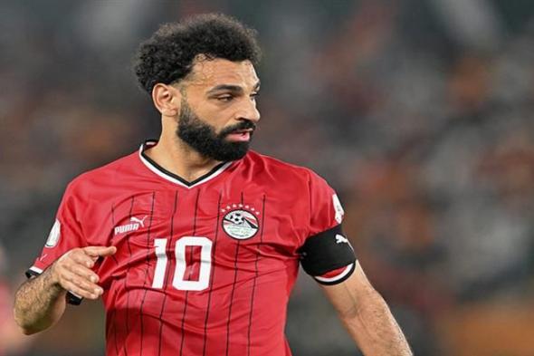 محمد صلاح يؤدي التدريبات الفردية في الملعب (صورة)