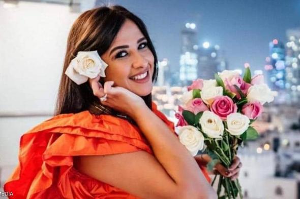 أحدث ظهور للفنانة ياسمين عبد العزيز من داخل الحرم المكي