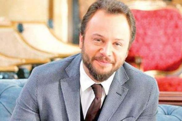 مكسيم خليل يعود للشاشة بـ"ترتيب خاص" بعد غياب عام