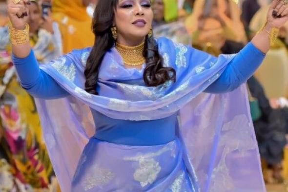 شاهد.. الفنانة هدى عربي تنشر مقطع فيديو لجمهورها وهو يملأ قاعة حفلها الضجة بالقاهرة وترد به على أعدائها: (قالوا ما بجيها زول والتذاكر غالية و في حفل مجاني في نفس اليوم وبضربوها)