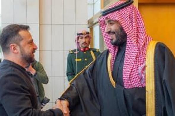 الخليج اليوم .. محمد بن سلمان يؤكد لزيلينسكي حرص المملكة ودعمها لحل الأزمة الأوكرانية