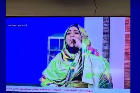 شاهد بالصورة والفيديو.. من داخل الأستوديو وعلى الهواء مباشرة.. مذيعة سودانية تطلق “زغرودة” الفرح بعد سماعها خبر تحرير الجيش للإذاعة والتلفزيون وعدد كبير من أحياء أم درمان