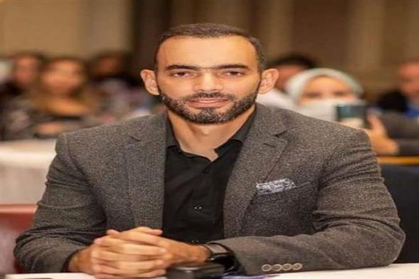 "أتمنى تنفعكم".. محمد هانى الناظر يكشف وصفة طبيعية لتقصف الشعر