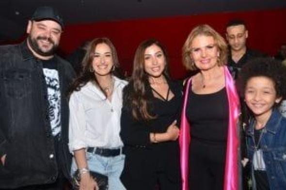 يسرا وعمرو يوسف ودينا الشربينى وأمينة خليل فى العرض الخاص لفيلم العيد "شقو"