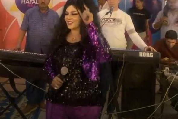 شاهد بالصورة والفيديو.. بأزياء مثيرة للجدل الفنانة السودانية “جواهر” تشعل حفل غنائي بالقاهرة بالإنشاد “الترند” (براؤون يا رسول الله)