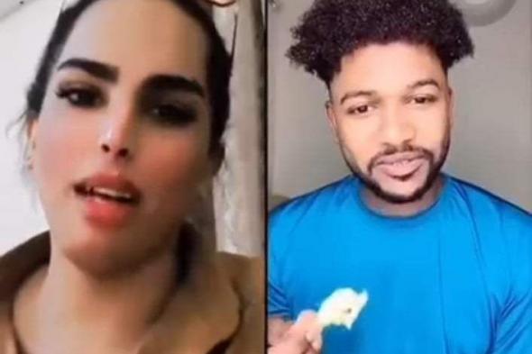 شاهد بالصورة والفيديو.. بعبارات فاضحة حملت إيحاءات واضحة.. نجم السوشيال ميديا السوداني جوان الخطيب يعود لإثارة الجدل على مواقع التواصل بمقطع مع صديقه ومتابعون: (انتم خصماً على الرجال)