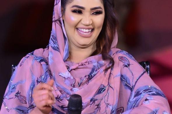 شاهد.. الفنانة عشة الجبل تطلق أغنية جديدة تدعم فيها الجيش وتسخر من قوات الدعم السريع: (قالوا لي الجيش دخلا الدعامة حطب القيامة جاهم بلاء)