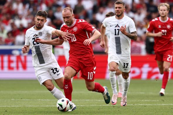 الامارات | لاعب يتعرض لأزمة قلبية يعود للتسجيل بعد 1100 يوما في يورو 2024