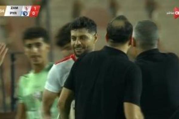 الزمالك وبيراميدز.. مصطفى شلبى وأحمد مجدى بالأحضان بعد تسجيل الهدف.. فيديو