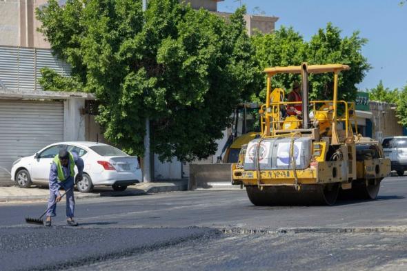 معالجة الشوارع والأرصفة.. برنامج بلدي لتحسين البنية التحتية والخدمات بالطائف