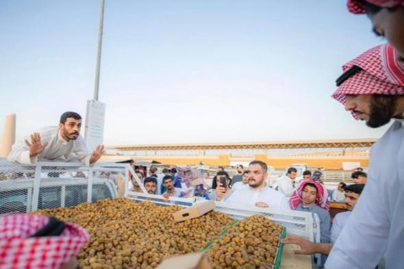 جودة التمور تجذب المتسوقين لكرنفال بريدة