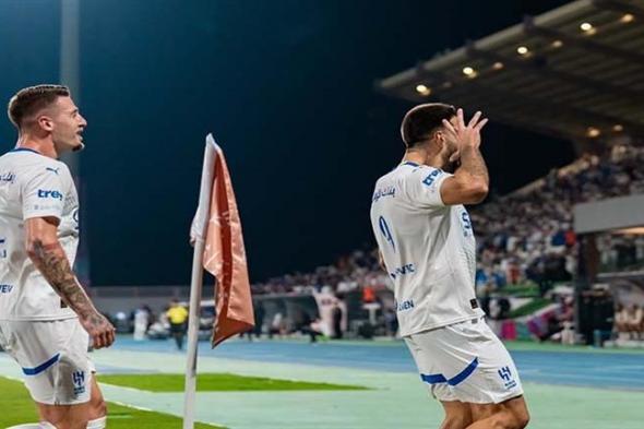 الهلال يقسو على النصر برباعية ويتوج بطلاً لكأس السوبر السعودي