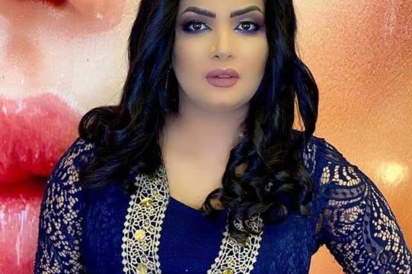 شاهد بالفيديو.. الفنانة السودانية مودة الحنينة تثير غضب الأسافير بوصلة رقص فاضحة مع عازفها خلال حفل بالقاهرة