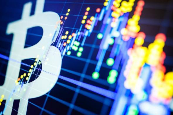 سوق الكريبتو يتكبد خسائر بقيمة 130 مليار دولار مع تراجع سعر البيتكوين إلى أدنى مستوى له في 9 أيام