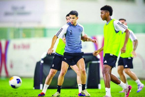 الامارات | الشارقة يتدرب على «العشب الاصطناعي» للتأقلم مع ملعب الاستقلال