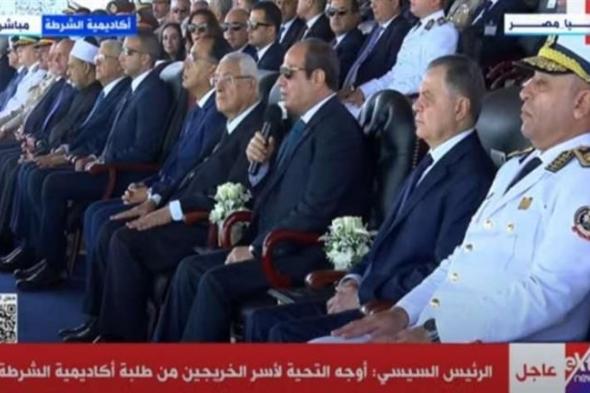 السيسي: "هو ضابط الشرطة ما يعرفش يفكر إلا والسيجارة في إيده"