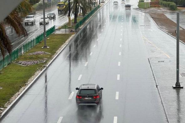 الامارات | شرطة أبوظبي: ضرورة القيادة بحذر في الأحوال الجوية المتقلبة