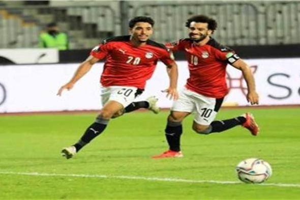 "الجولدن بوي".. محمد صلاح يداعب عمر مرموش في تدريبات منتخب مصر (فيديو)