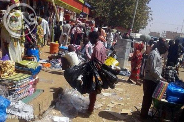 شاهد بالفيديو.. لأول مرة منذ اندلاع الحرب تجار الأواني المنزلية بسوق أم درمان يفتحون محلاتهم ويباشرون عملهم بصورة طبيعية وتاجر يبشر المواطنين: (نبيع بأسعار ما قبل الحرب)