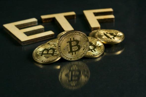 صناديق ETF البيتكوين تزدهر مع تحطيم شركة “بلاك روك” للأرقام القياسية!