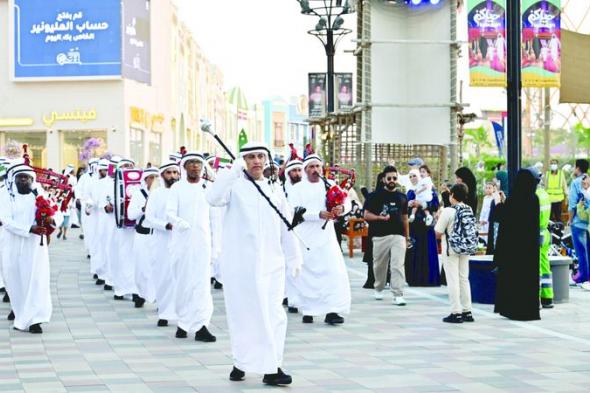 الامارات | مهرجان الشيخ زايد يستقبل زواره.. «حياكم» بالموسيقى والألعاب النارية