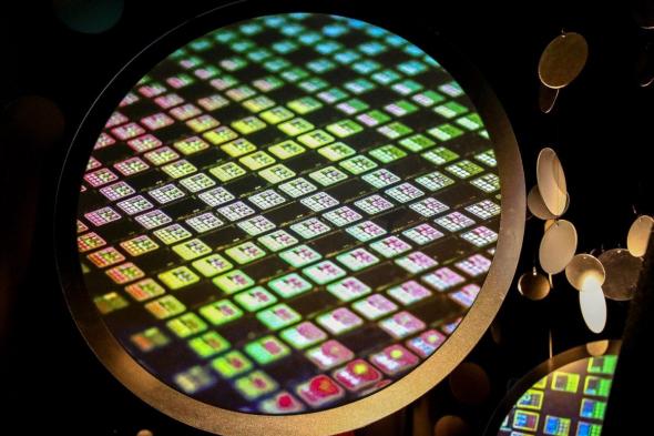 تكنولوجيا: TSMC توقف شحنات الشرائح المتقدمة للشركات الصينية