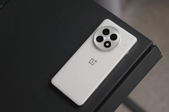 تكنولوجيا: تسريب تفاصيل الألوان والذاكرة لـ OnePlus 13 و13R عالميًا