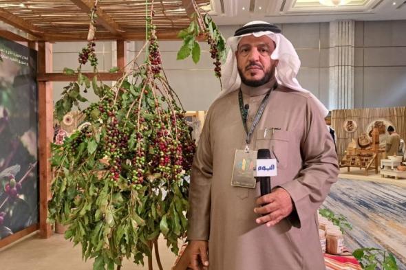 صور| "الخضير" و"اللوز البجلي" و"البن الشدوي".. كنوز زراعية تُعرض في الأحساء