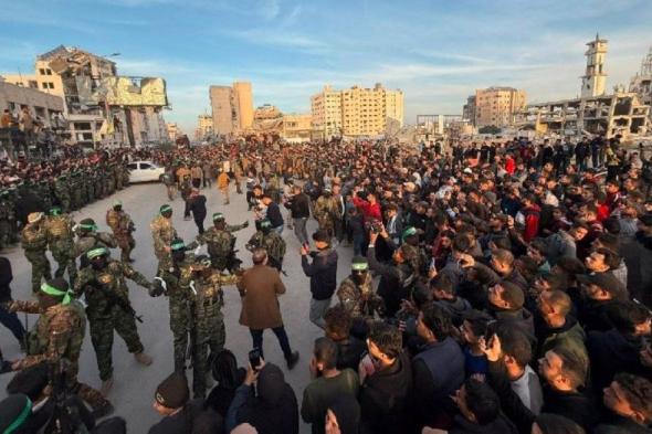 جيش الاحتلال يتسلم ثلاث رهينات في غزة بعد وقف إطلاق النار